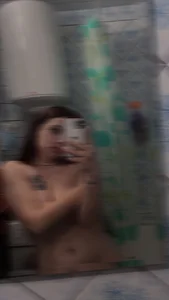 foxyyMoon Public Gambar