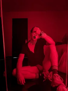 AlecBanne See you in the red room 😈🔥 Pic 4