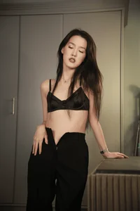 CarrieAmber elegance Pic 6