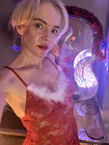 LadyMissNipsnLips Christmas Pic 7