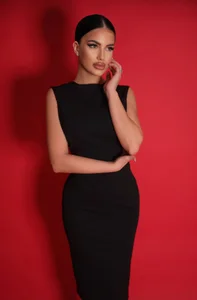 RaisaKali I see red , you ? ❤️ Pic 5