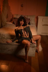 LuckySwagson An afternoon with me 😏🍷 Pic 2