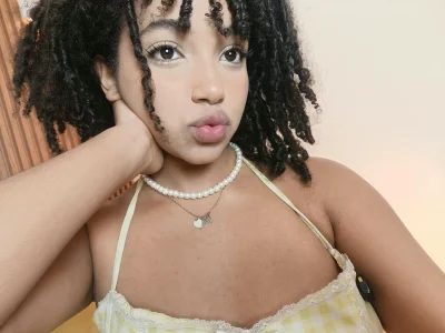Jazmy_ Public  4. fénykép