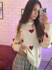 Zdjęcia UliaNeer cutie in a sweater:  2