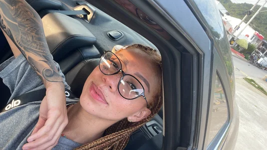 🤓🩶 de Sassha_ferrer  3 photos