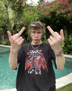 swoopyboy Public Pic 3