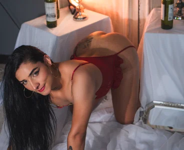 Skarlet_Ruiz_ Sensual Pic