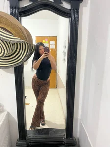 LORE_HOT1 Public Pic 4