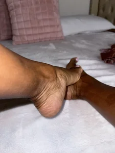feet
