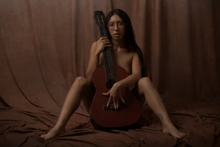 Miranditta PLAY MY GUITAR 👀🖐️ 사진 2