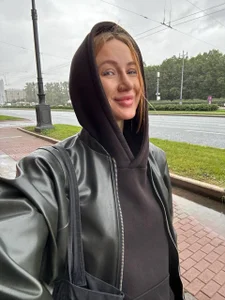 Serena_West_ Public Pic 3