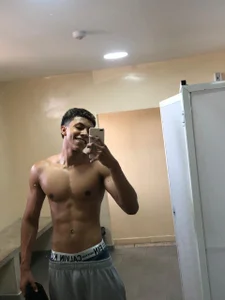 Are you coming to the gym with me? od RickyEbony  snímek