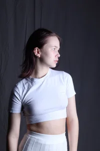 MoonF0xy serious angel Pic 4