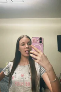 make me 😃 de ShaeHeeter  3 Imagens