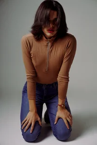 _Vahos_: Just Me ( 4 фото)