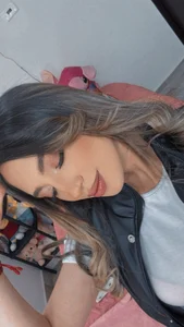 TiffanyBela Kiss🔥 Foto 2