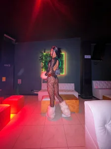 nicki-west night out Pic 3