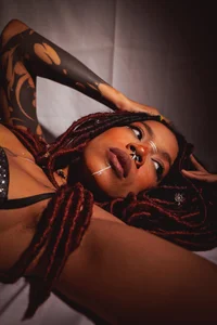 Cooper-Reds Your ebony girl Pic 5