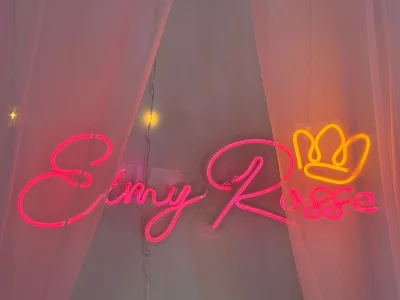 Eimy_rosse22 Public slika