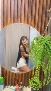 Thresomenmercy: Public ( 4 фото)