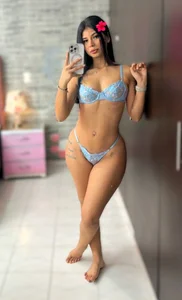 AshleyNelsonn My day by day, always for you!👑💋 Hình