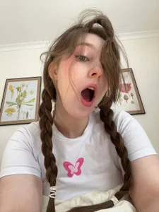 FroggyAnna look at the little butterfly 🦋 Pic 7