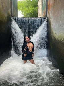 I Love swimming on Dam 🏞️🏞️🏞️🏞️ od CumFactoryLuna  5 snímek
