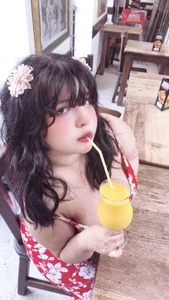 mari_caroley6 Pretty girl outdoor Pic 3