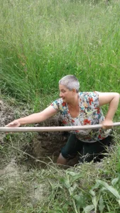 ExquisiteMature Digging an outhouse pit Poză 7