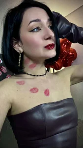 BaileeLynn kiss to much Immagine  4