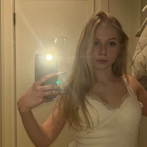 KaraLourenco Public Pic 2
