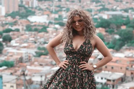 Simone_Miller: Tour to my city ( фото)