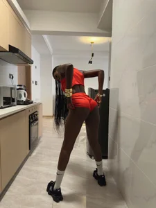 Just a Taste 👅 de ZENDAYA_CASTING  7 Imagens