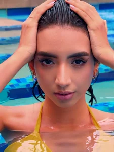 LillyThompson 🌴Pool Day🌴 Immagine 