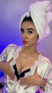 CristalCornner_ 💄💕GRWM.. Pic 3