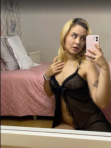 Sara__Williams 🖤🩶🤍 Pic 2