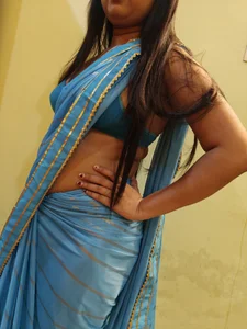 MONAJI_HOT Public Foto 4