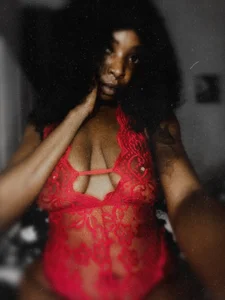 Honeybeespecial New post lady in red Εικόνα 2