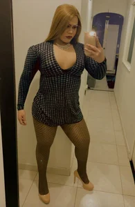 valenthottie Some pics of me Pic 3