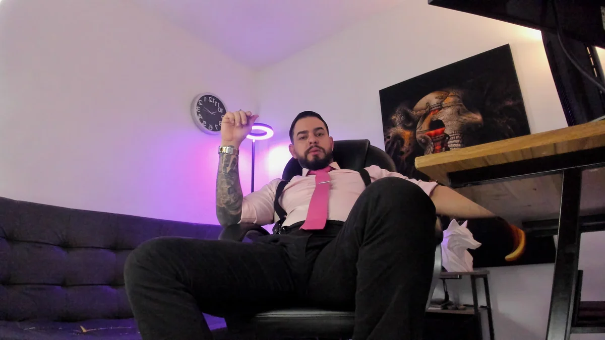 Ethan_Castellano Foto en Tendencia 8643