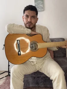 samuelcoopeer Guitar 🥰 Pic 3