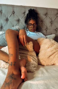 SelenaHoott naturally me Pic 6