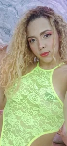 MiaVelveett So delicious you won't be able to look at it just once 😈 Immagine  2