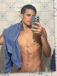 Alex_Ferre's Cool, but hot Sex Photo 1