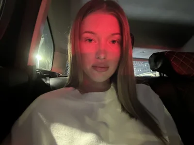 Public de NoraWest  3 Imagens