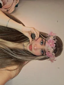 madeliin_clerk face Pic
