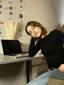 LydaAinley Public 圖片