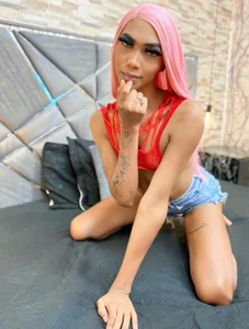 Fantasy_Trans_ kullanıcısının Sexy and hot girl right here ❤ albümü -  2 fotoğraf