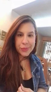 viviana_simmons28 a different night 🤩🍷💕 Foto