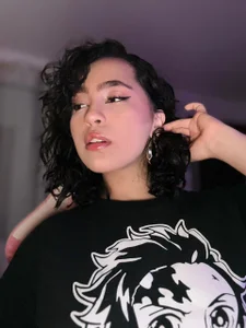 emma_morales_ Cat eyes  5টি ছবি